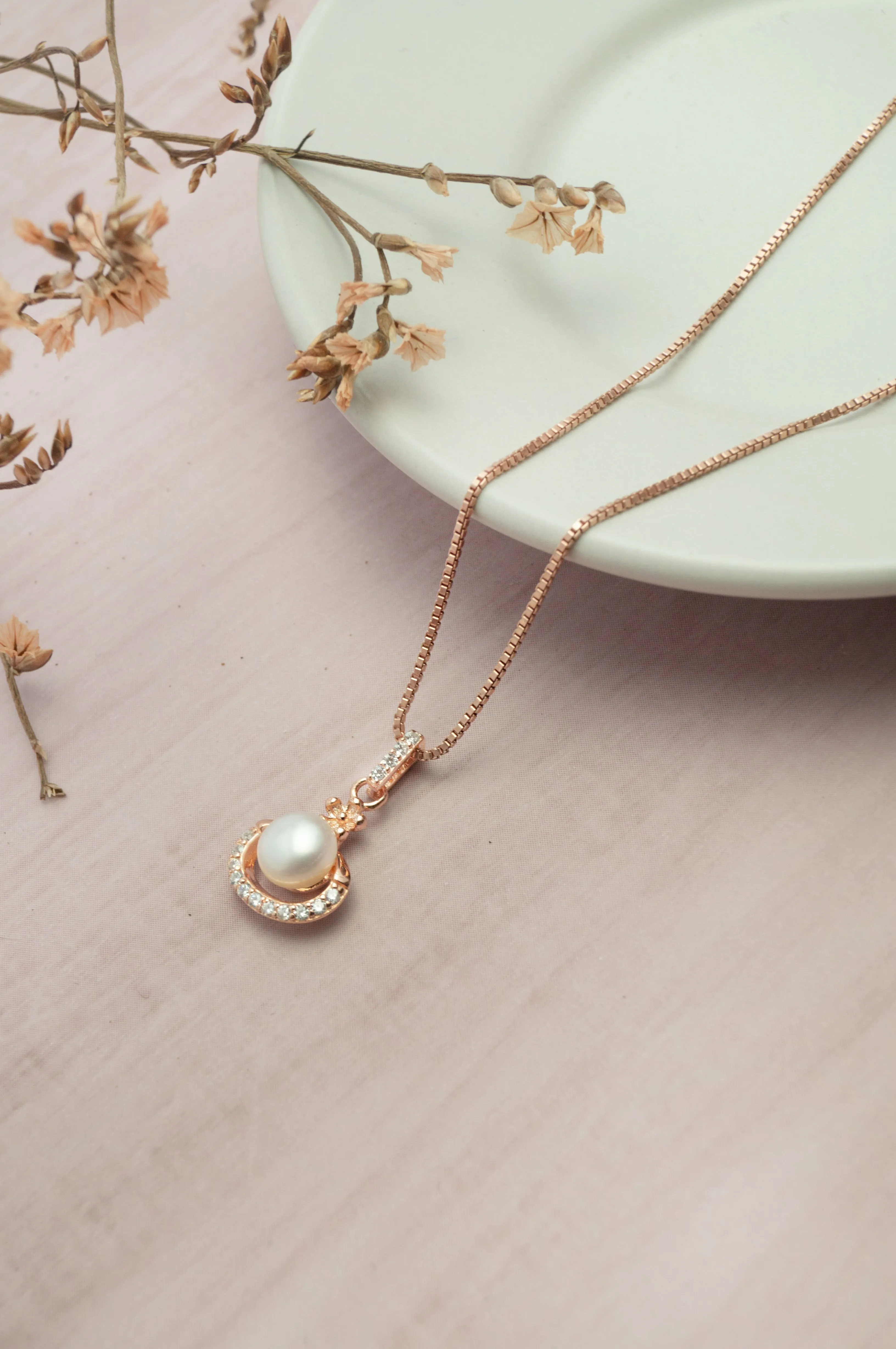 Peritwingle Pearl Rose Gold Plated Sparkle Sterling Silver Pendant