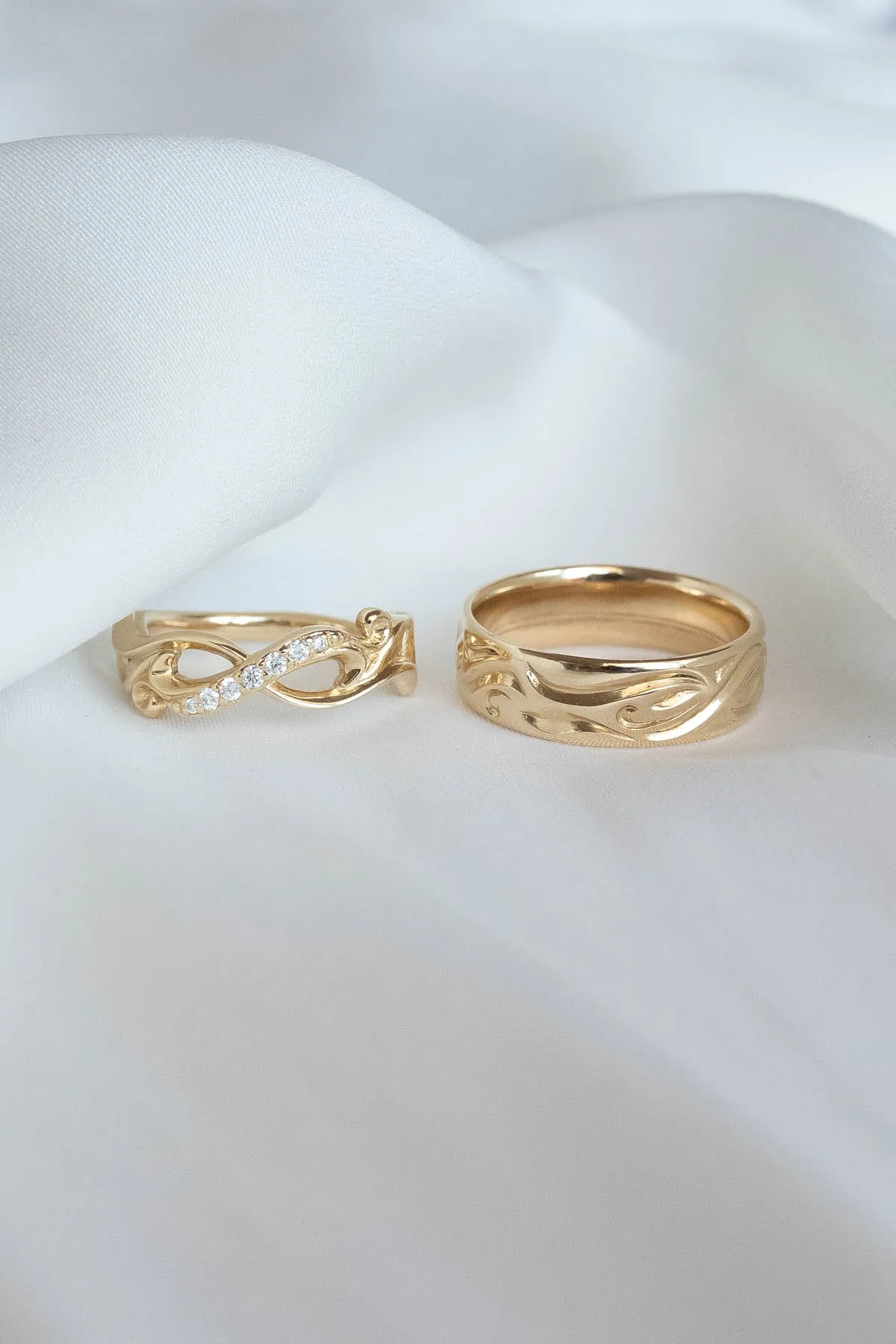 READY TO SHIP: Infinity wedding band in 14K yellow gold, RING SIZE 8 US